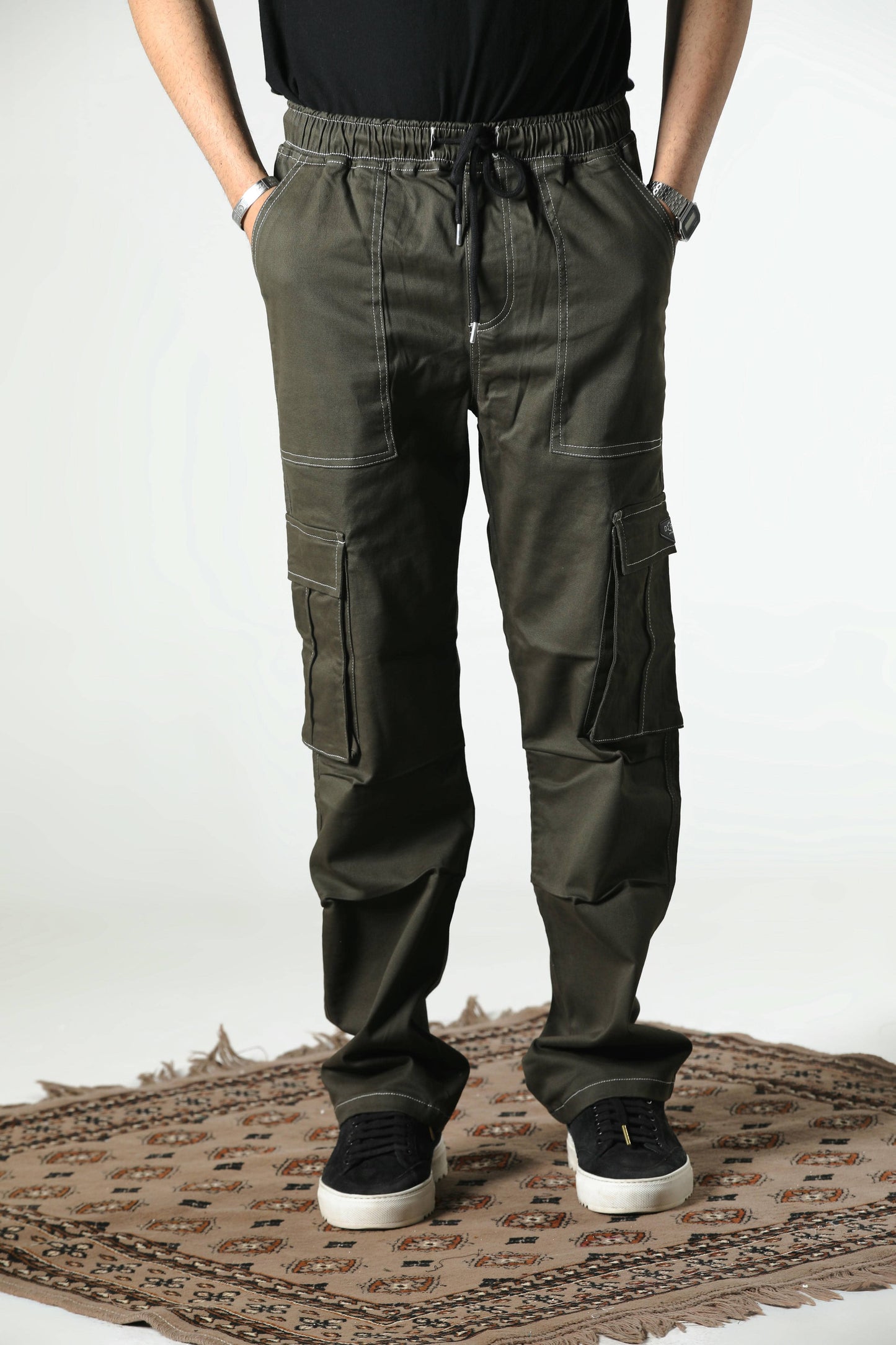 CONTRAST STITCH CARGO TROUSER (MILITARY-GREEN)
